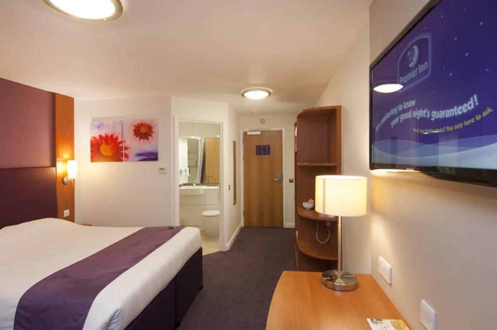 Premier Inn Middlesbrough Central Exterior foto