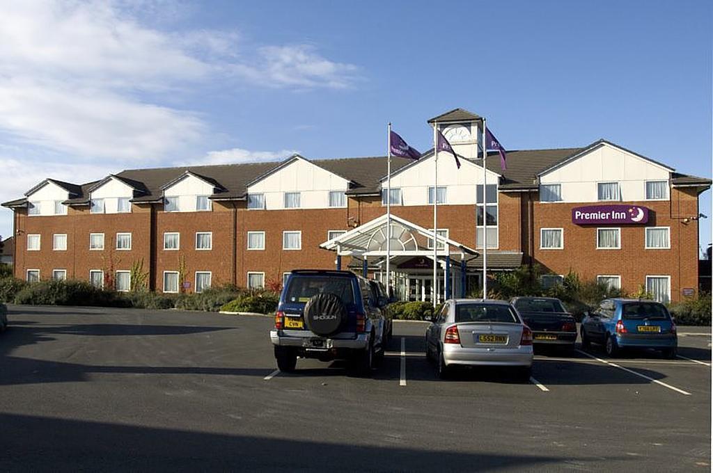 Premier Inn Middlesbrough Central Exterior foto